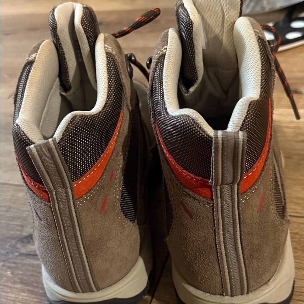LL Bean Trail 299640
Waterproof Hiking Boots
Women's Size 10 M - Picture 5 of 8